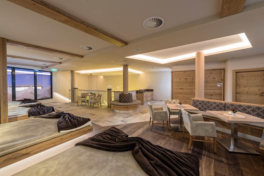 Hotel Jennys Schloessl Серфаус Экстерьер фото
