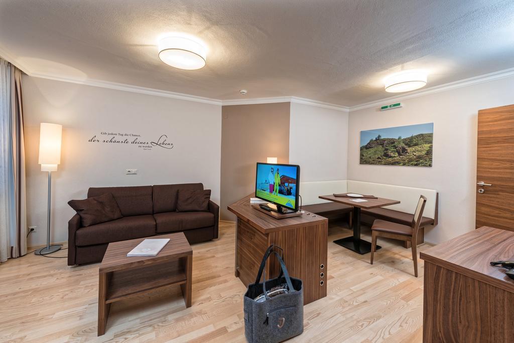 Hotel Jennys Schloessl Серфаус Номер фото